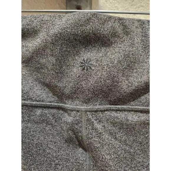 Athleta Leggings Size Medium Gray Cropped - Picture 3 of 8